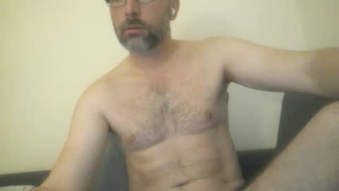 Snapshot of eric334418 chatting on September 18, 8:49 am eric334418 online show from September 18, 8:49 am