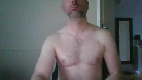 Snapshot of eric334418 chatting on November 24, 9:09 am eric334418 online show from November 24, 9:09 am
