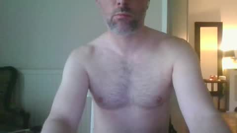 Snapshot of eric334418 chatting on January 19, 12:31 pm eric334418 online show from January 19, 12:31 pm