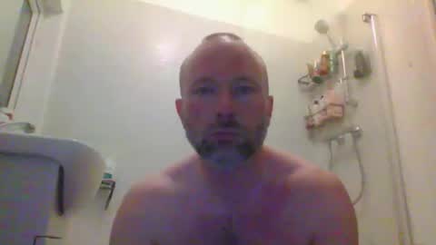 Snapshot of eric334418 chatting on February 8, 5:49 pm eric334418 online show from February 8, 5:49 pm