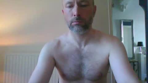 Snapshot of eric334418 chatting on April 24, 7:55 am eric334418 online show from April 24, 7:55 am