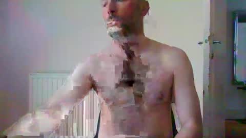 Snapshot of eric334418 chatting on June 15, 8:05 am eric334418 online show from June 15, 8:05 am