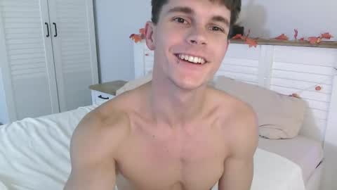 Snapshot of eric_crush chatting on September 30, 4:01 pm Eric Crush online show from September 30, 4:01 pm