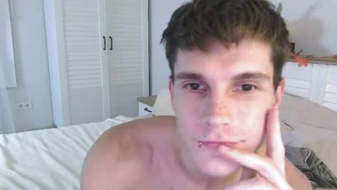 Snapshot of eric_crush chatting on October 7, 4:15 pm Eric Crush online show from October 7, 4:15 pm