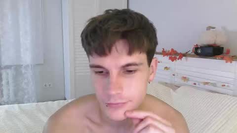 Snapshot of eric_crush chatting on October 21, 4:13 am Eric Crush online show from October 21, 4:13 am