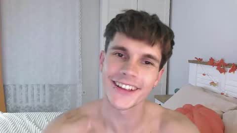 Snapshot of eric_crush chatting on October 21, 4:19 pm Eric Crush online show from October 21, 4:19 pm