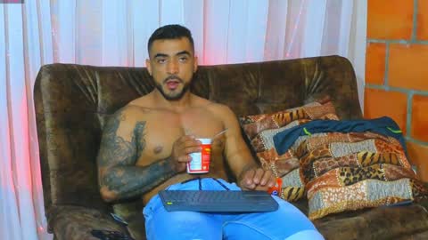 Snapshot of eric_harrison1 chatting on December 15, 3:13 am Brayan online show from December 15, 3:13 am