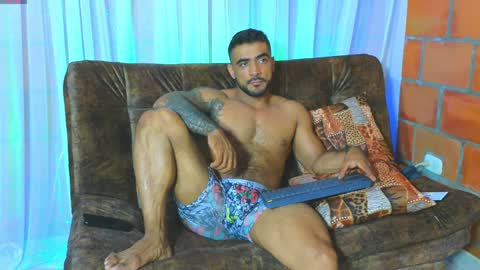 Snapshot of eric_harrison1 chatting on December 15, 9:42 pm Brayan online show from December 15, 9:42 pm