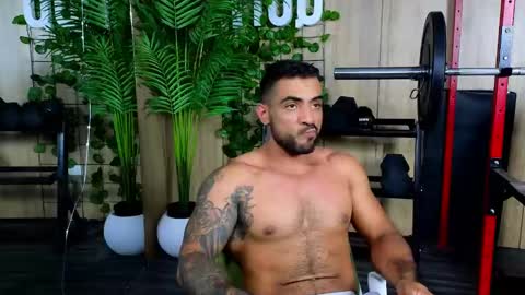 Snapshot of eric_harrison1 chatting on December 18, 3:15 am Brayan online show from December 18, 3:15 am