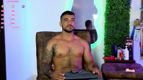 Snapshot of eric_harrison1 chatting on December 29, 4:19 pm Brayan online show from December 29, 4:19 pm