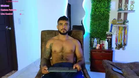 Snapshot of eric_harrison1 chatting on February 9, 9:39 pm Brayan online show from February 9, 9:39 pm