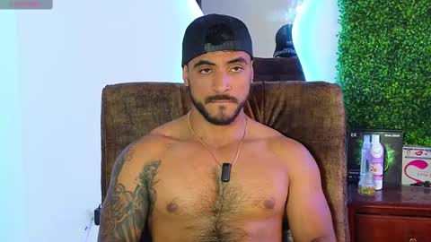 Snapshot of eric_harrison1 chatting on February 15, 7:39 pm Brayan online show from February 15, 7:39 pm