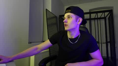    online show from September 26, 8:02 pm