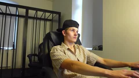    online show from October 10, 12:15 pm