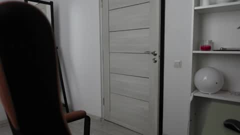    online show from October 26, 7:25 am