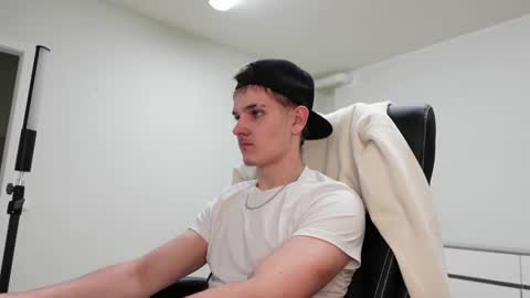    online show from October 31, 5:25 pm