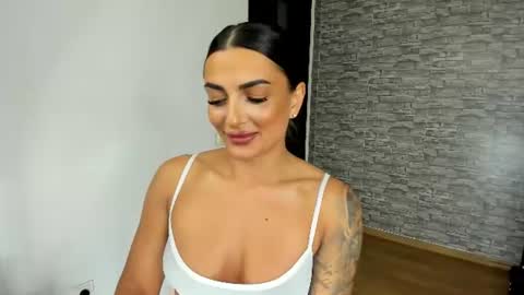 Riaaa online show from July 24, 3:43 pm