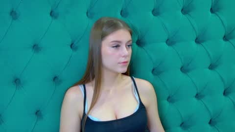 EricaFoxes online show from June 30, 6:25 am