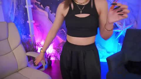 Erica online show from June 3, 1:46 pm
