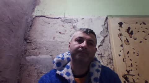 Snapshot of ericboy32 chatting on February 25, 1:37 am eric online show from February 25, 1:37 am