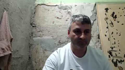 Snapshot of ericboy32 chatting on March 16, 5:44 am eric online show from March 16, 5:44 am