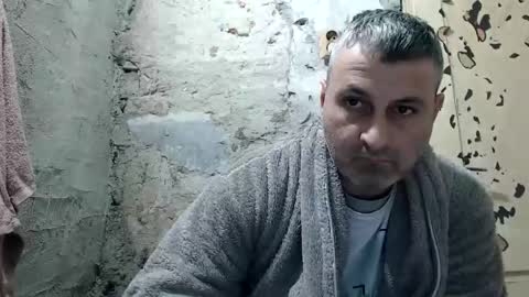 Snapshot of ericboy32 chatting on April 5, 6:49 pm eric online show from April 5, 6:49 pm