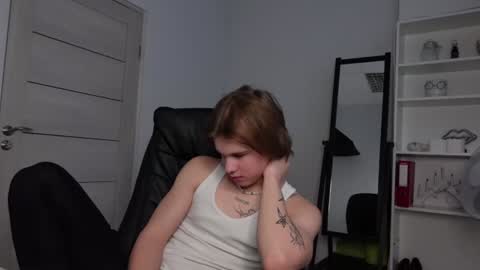 Snapshot of erick_grant chatting on December 19, 9:18 am ERICK GRANT online show from December 19, 9:18 am