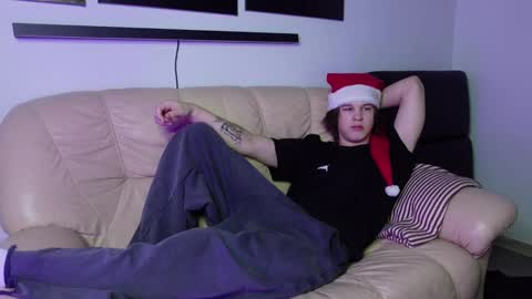 Snapshot of erick_grant chatting on December 23, 6:27 pm ERICK GRANT online show from December 23, 6:27 pm