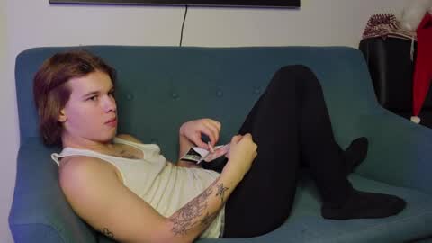 Snapshot of erick_grant chatting on December 30, 8:58 pm ERICK GRANT online show from December 30, 8:58 pm