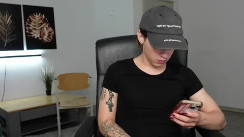 Snapshot of erick_grant chatting on September 14, 9:14 pm ERICK GRANT online show from September 14, 9:14 pm