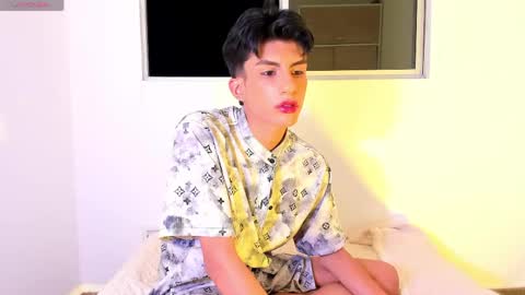 Snapshot of erick_velveth chatting on May 8, 6:52 am erick online show from May 8, 6:52 am