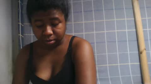 Snapshot of ericka01 chatting on July 11, 7:33 am ericka01 online show from July 11, 7:33 am