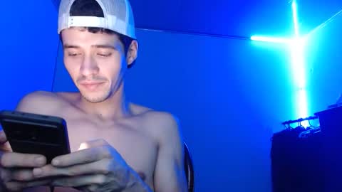 erikk 565 online show from February 11, 4:28 am