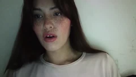 Snapshot of erika_depp chatting on November 21, 10:19 pm Erika online show from November 21, 10:19 pm