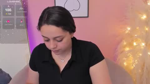 Snapshot of erika_mendez1 chatting on February 16, 6:48 pm Erika Mendez online show from February 16, 6:48 pm