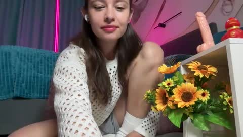 Snapshot of erika_miu chatting on October 17, 5:37 pm Erika Miu online show from October 17, 5:37 pm