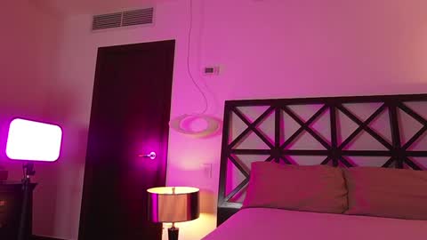 Venus Skye online show from September 13, 8:19 pm