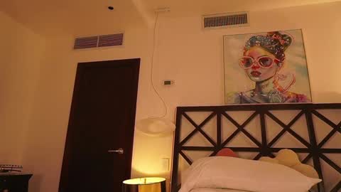 Venus Skye online show from February 14, 7:10 pm