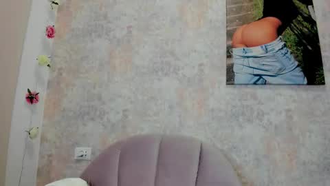 Erikabeee online show from December 17, 6:41 am