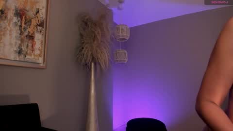 Snapshot of erikabenz chatting on November 13, 12:26 pm Erika Benz online show from November 13, 12:26 pm