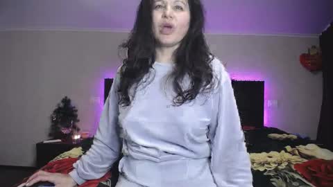 Snapshot of erikagold chatting on December 8, 6:28 pm ErikaGold online show from December 8, 6:28 pm