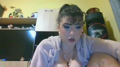 Snapshot of erikaguapa1989 chatting on December 3, 3:03 am erikaguapa1989 online show from December 3, 3:03 am