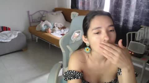 erina_1 online show from June 7, 6:22 pm