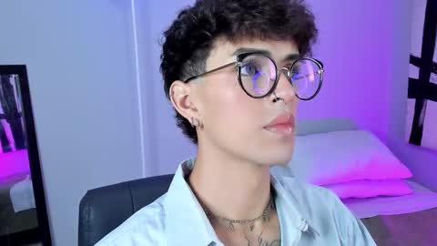   online show from November 6, 12:28 pm