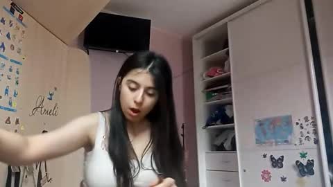 Snapshot of erlinacavell chatting on March 6, 2:30 am Lina online show from March 6, 2:30 am