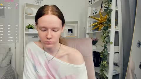 Snapshot of erline_may chatting on June 3, 8:39 am Sofia online show from June 3, 8:39 am