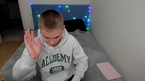 Max online show from December 16, 2:25 am