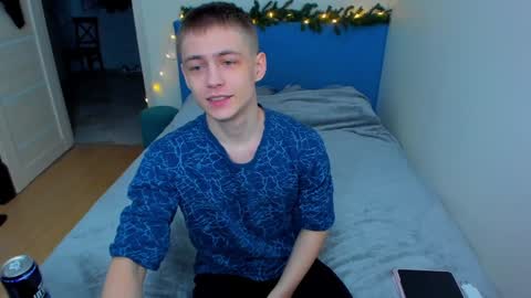 Max online show from December 24, 9:55 pm