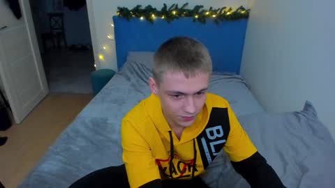 Max online show from December 26, 4:53 am