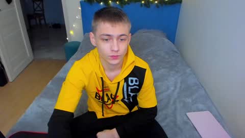 Max online show from December 26, 10:52 pm